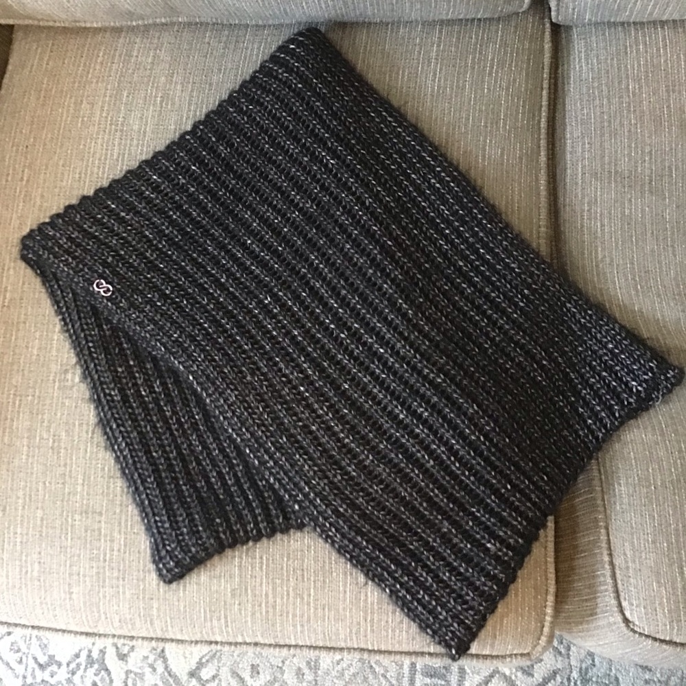 Calia infinity scarf by Carrie Underwood